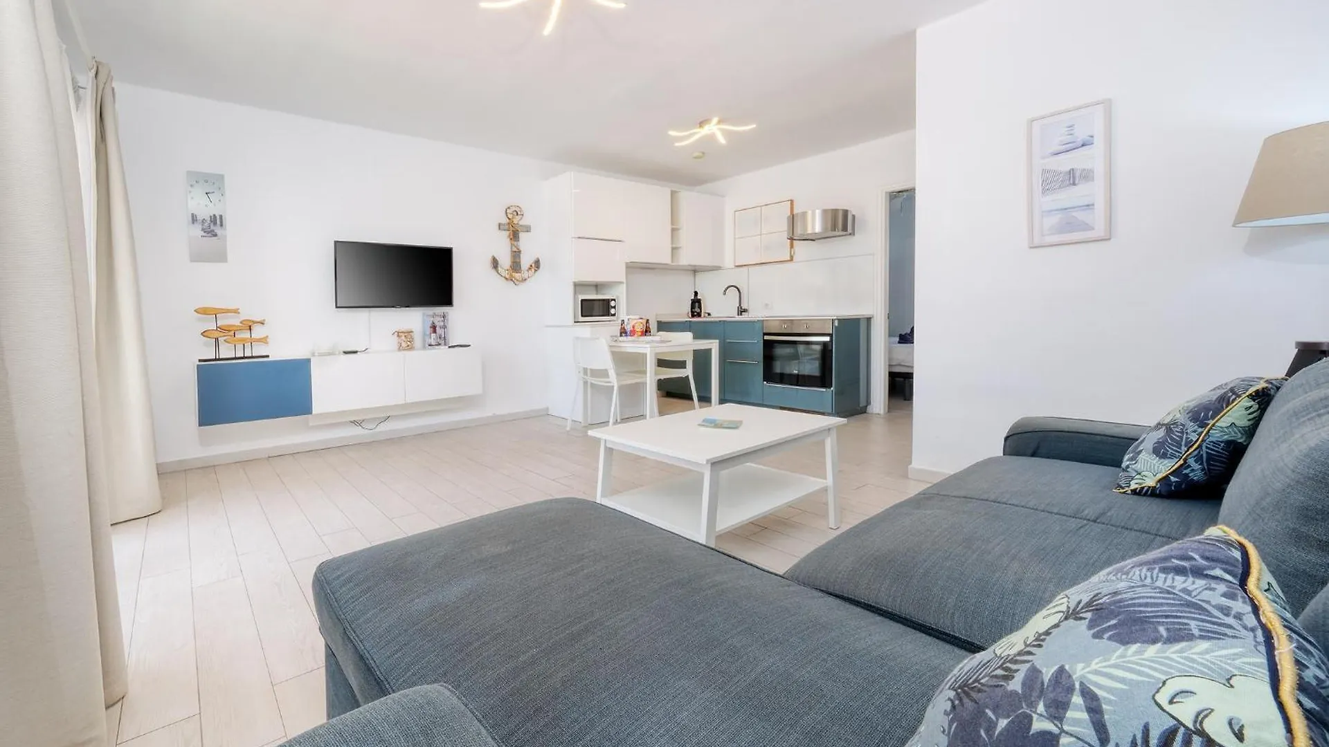 Apartment La Vela Azul -Pool & Tennis - Free Ac &Good Wifi- Smart Tv Puerto del Carmen  Prázdninový dům